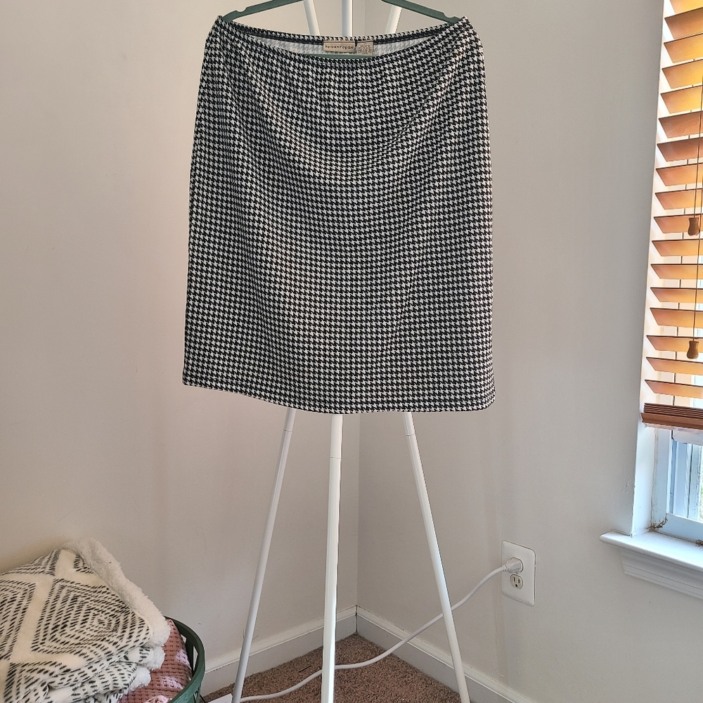 Houndstooth skirt